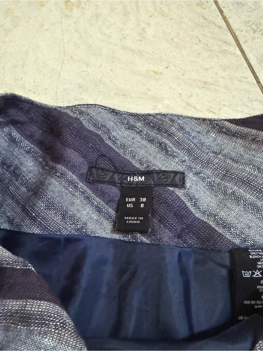 H&M Navy Blue Gray Striped Midi Skirt Size 8 - Picture 3 of 4